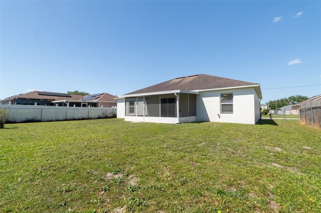 Activo con contrato: $250,000 (3 camas, 2 baños, 1332 Pies cuadrados)