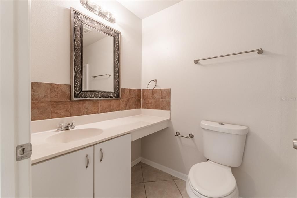 Activo con contrato: $250,000 (3 camas, 2 baños, 1332 Pies cuadrados)