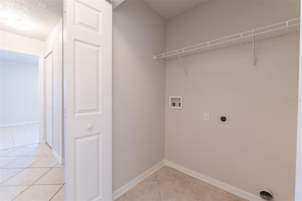 Activo con contrato: $250,000 (3 camas, 2 baños, 1332 Pies cuadrados)