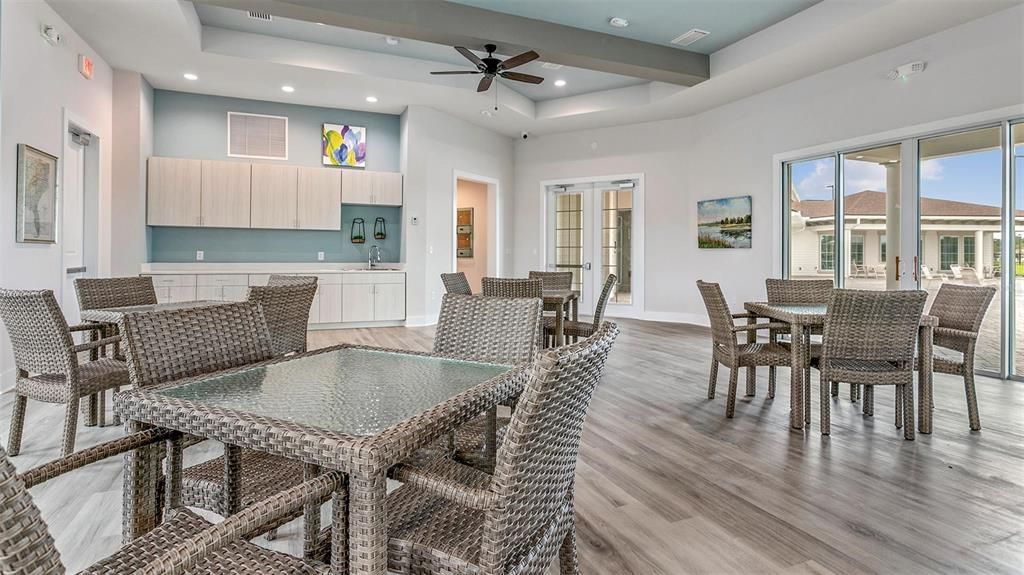 Active With Contract: $387,990 (3 beds, 2 baths, 1714 Square Feet)