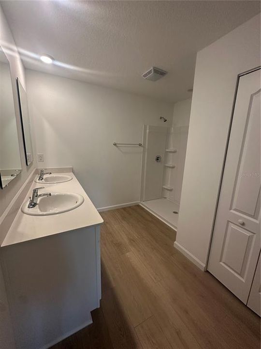 Active With Contract: $387,990 (3 beds, 2 baths, 1714 Square Feet)