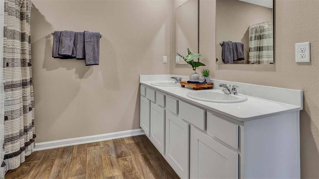 Active With Contract: $387,990 (3 beds, 2 baths, 1714 Square Feet)