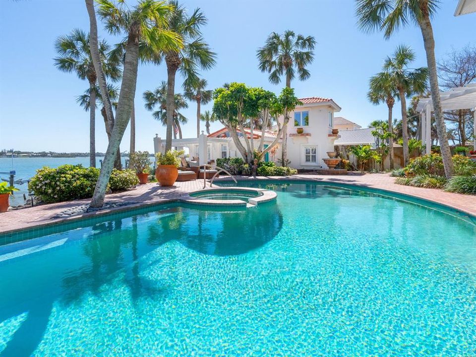 En Venta: $6,950,000 (5 camas, 5 baños, 5816 Pies cuadrados)