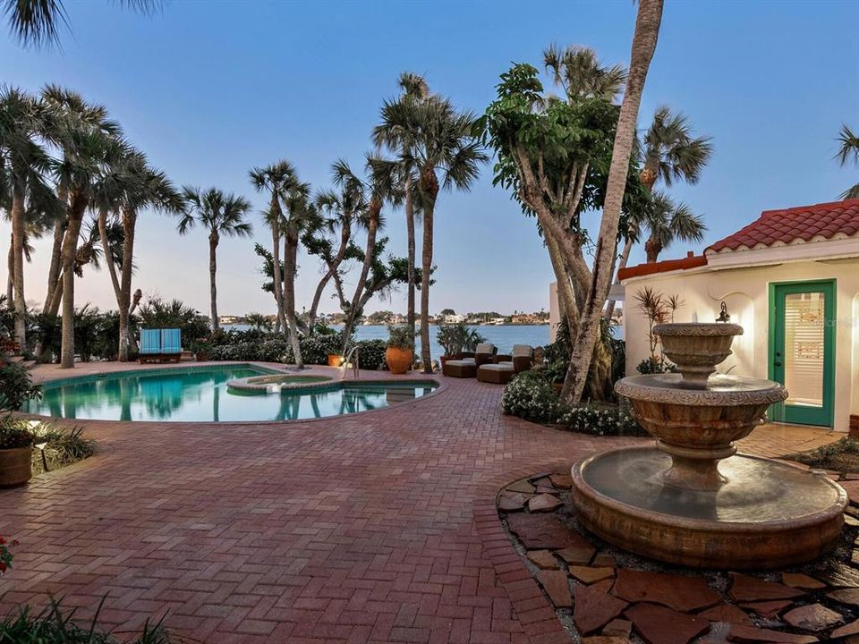 En Venta: $6,950,000 (5 camas, 5 baños, 5816 Pies cuadrados)