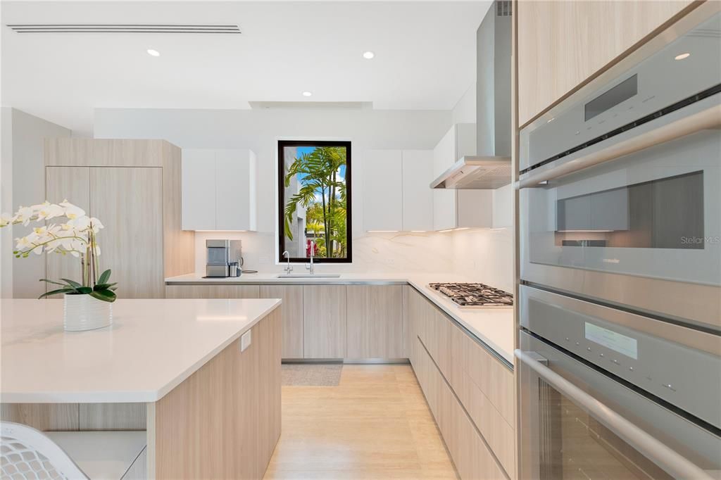 待售: $5,900,000 (4 贝兹, 4 浴室, 4307 平方英尺)