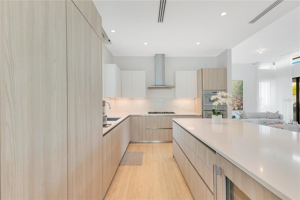 待售: $5,900,000 (4 贝兹, 4 浴室, 4307 平方英尺)