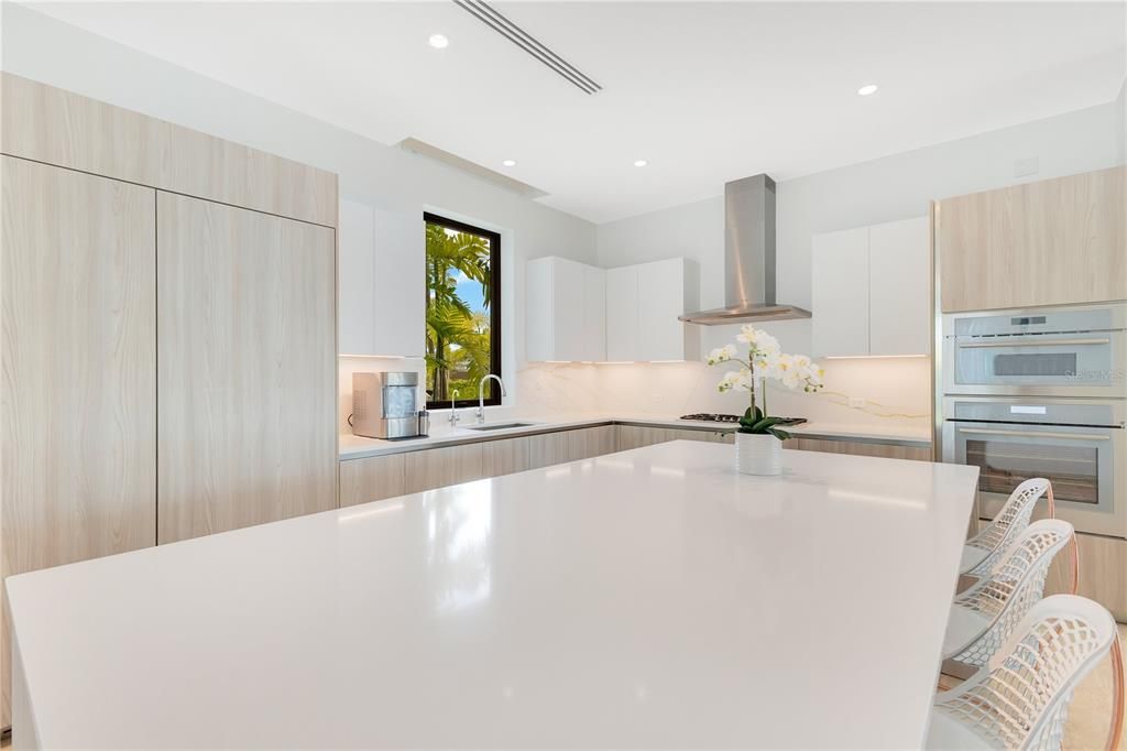 待售: $5,900,000 (4 贝兹, 4 浴室, 4307 平方英尺)