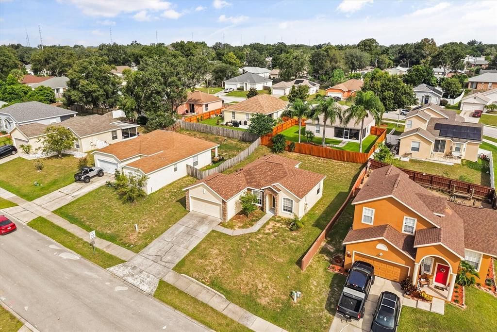 Под контрактом: $249,900 (3 спален, 2 ванн, 1197 Квадратных фут)