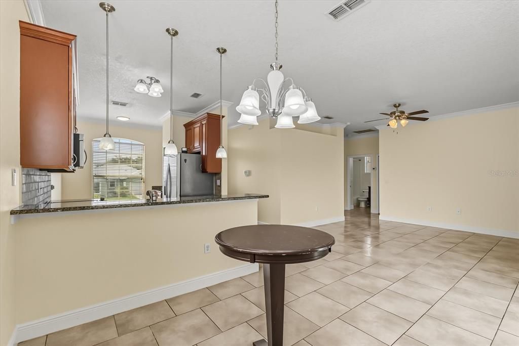 Под контрактом: $249,900 (3 спален, 2 ванн, 1197 Квадратных фут)