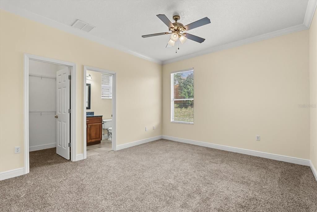 Под контрактом: $249,900 (3 спален, 2 ванн, 1197 Квадратных фут)