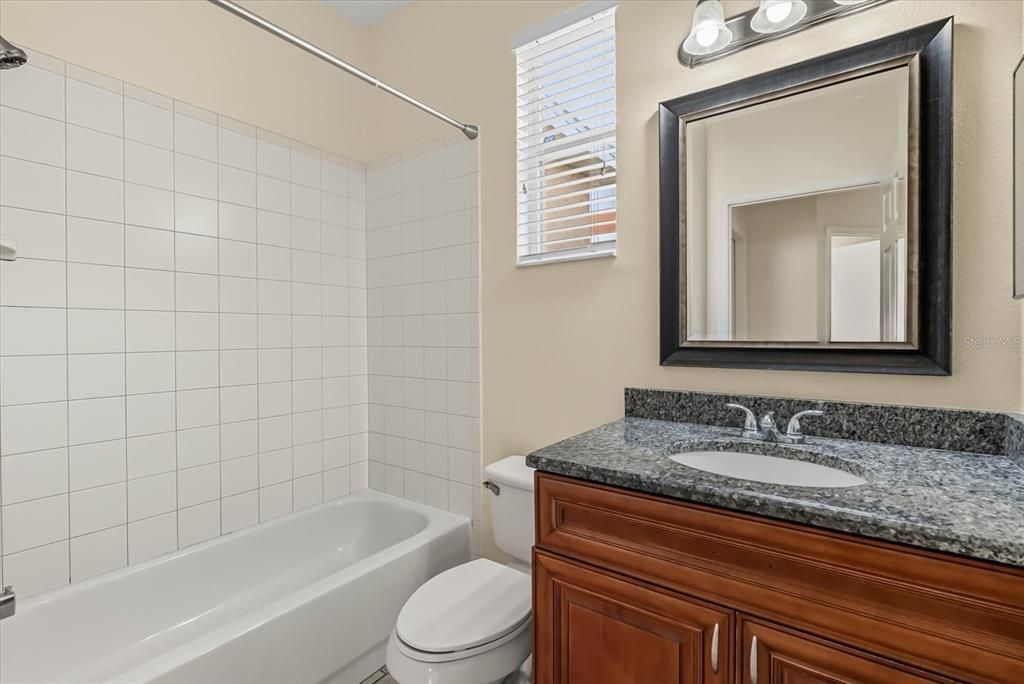 Под контрактом: $249,900 (3 спален, 2 ванн, 1197 Квадратных фут)