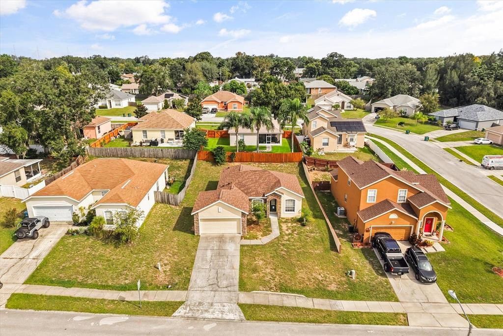 Под контрактом: $249,900 (3 спален, 2 ванн, 1197 Квадратных фут)