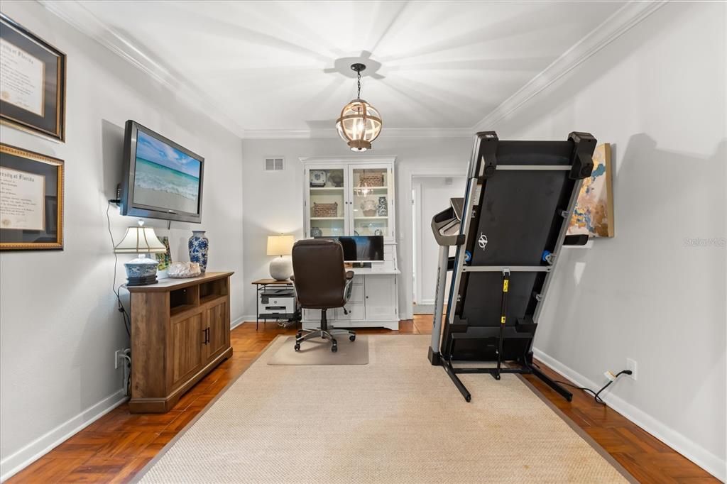 合同活跃: $935,000 (3 贝兹, 3 浴室, 2515 平方英尺)