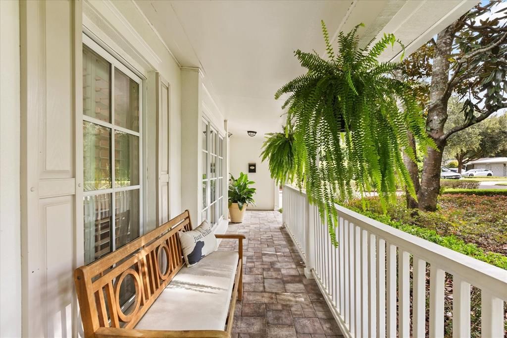 合同活跃: $935,000 (3 贝兹, 3 浴室, 2515 平方英尺)