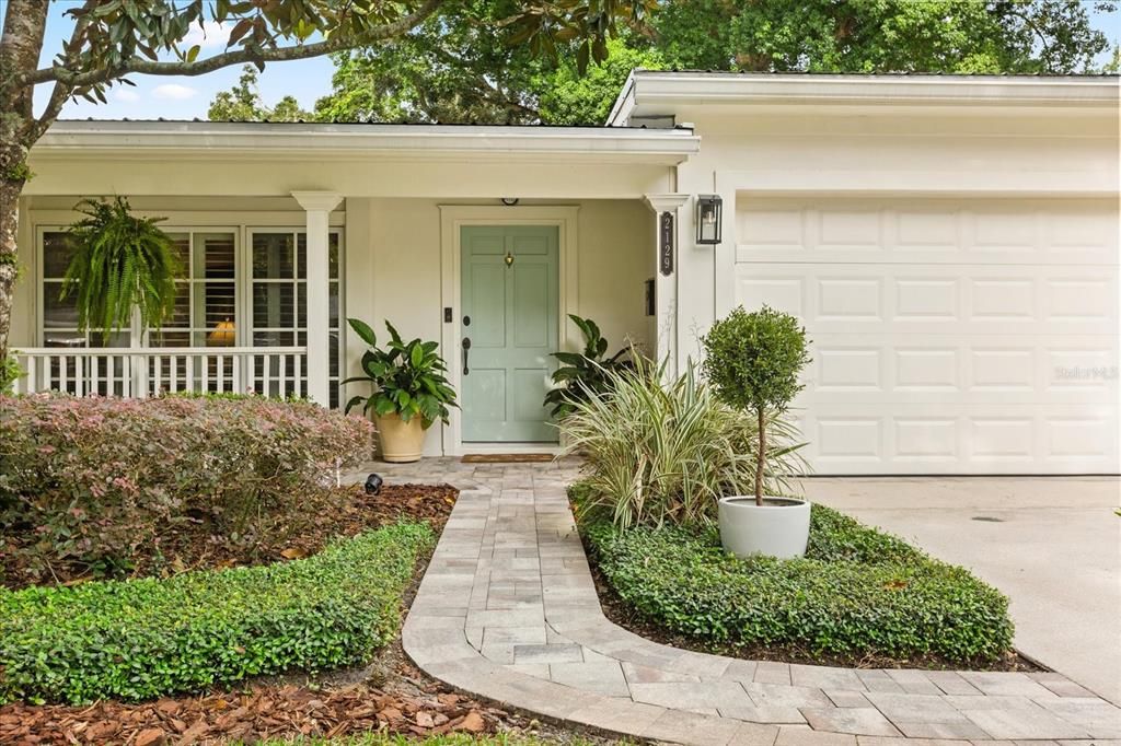 合同活跃: $935,000 (3 贝兹, 3 浴室, 2515 平方英尺)