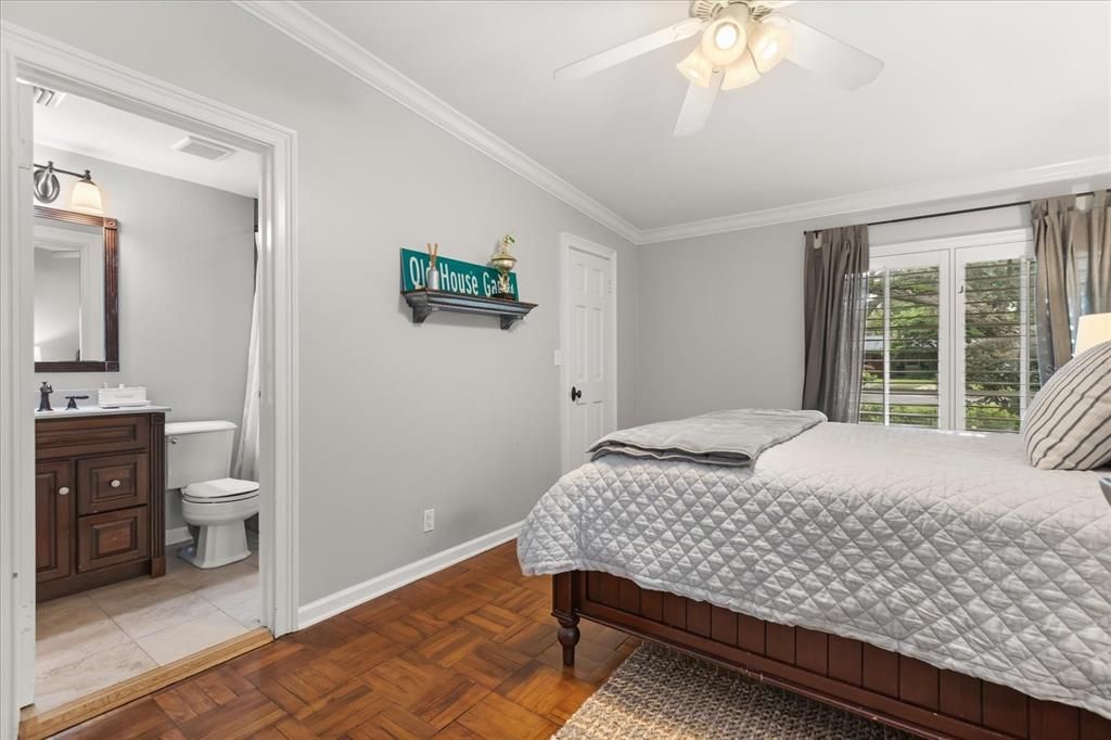 合同活跃: $935,000 (3 贝兹, 3 浴室, 2515 平方英尺)