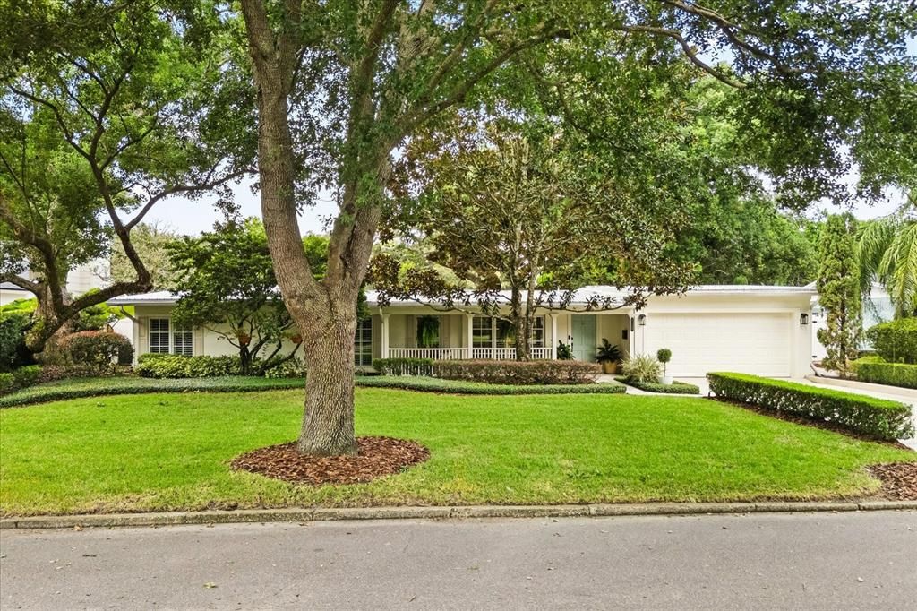 合同活跃: $935,000 (3 贝兹, 3 浴室, 2515 平方英尺)