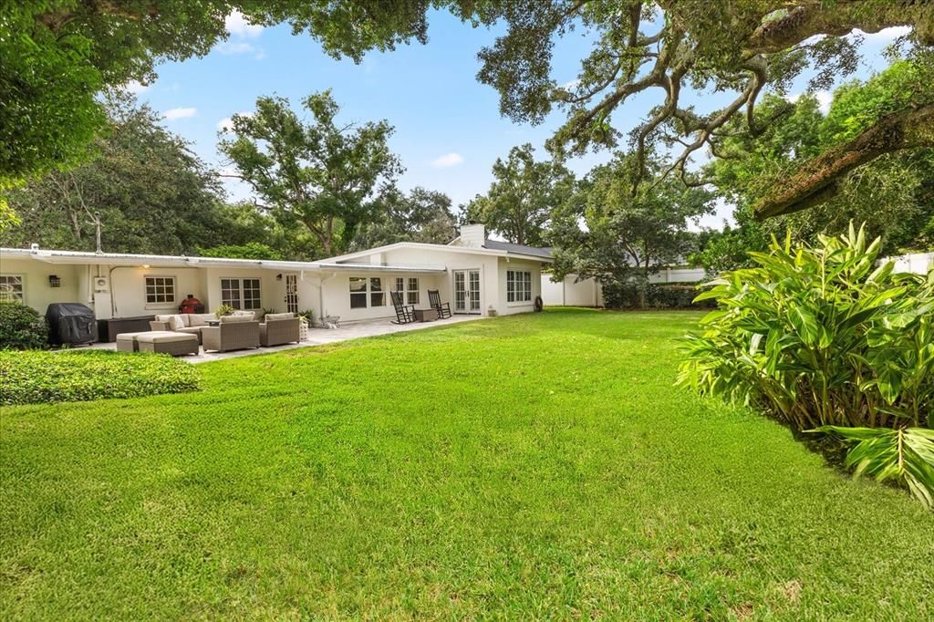 合同活跃: $935,000 (3 贝兹, 3 浴室, 2515 平方英尺)