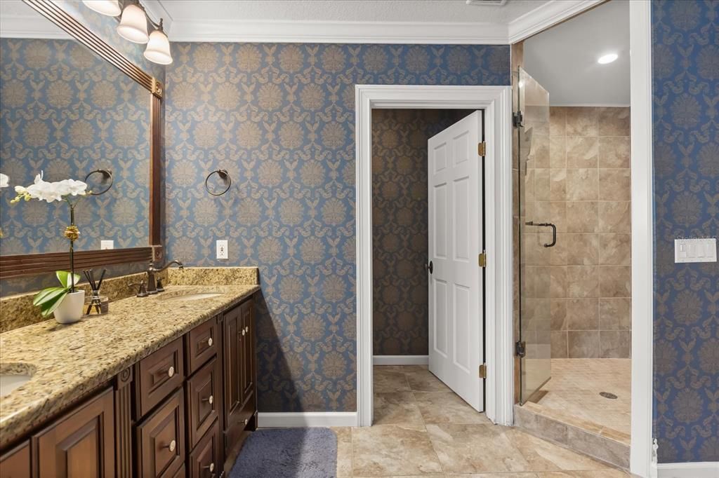 合同活跃: $935,000 (3 贝兹, 3 浴室, 2515 平方英尺)