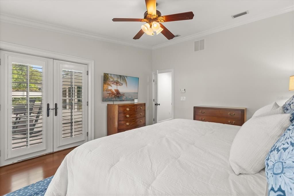 合同活跃: $935,000 (3 贝兹, 3 浴室, 2515 平方英尺)