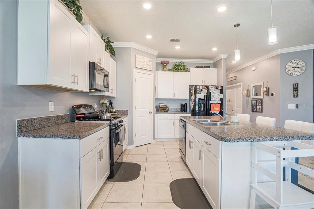 En Venta: $525,000 (4 camas, 2 baños, 2784 Pies cuadrados)