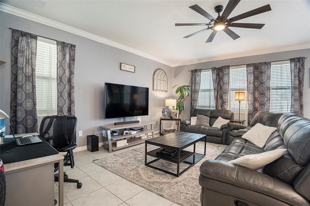 En Venta: $525,000 (4 camas, 2 baños, 2784 Pies cuadrados)