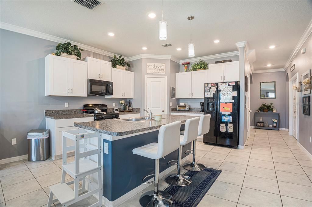 En Venta: $525,000 (4 camas, 2 baños, 2784 Pies cuadrados)