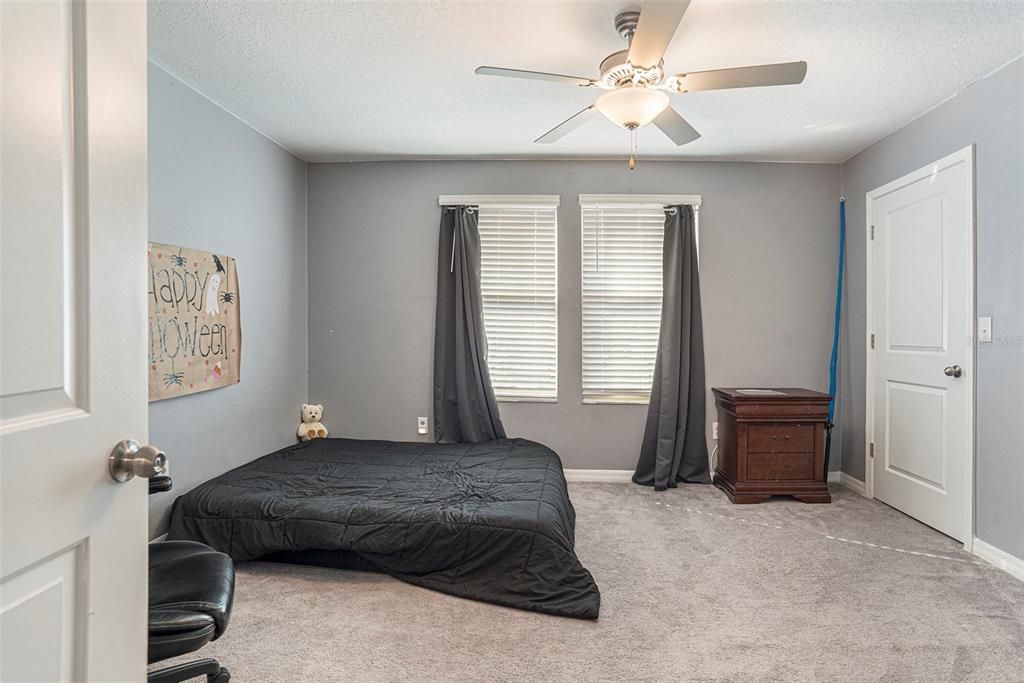 En Venta: $525,000 (4 camas, 2 baños, 2784 Pies cuadrados)