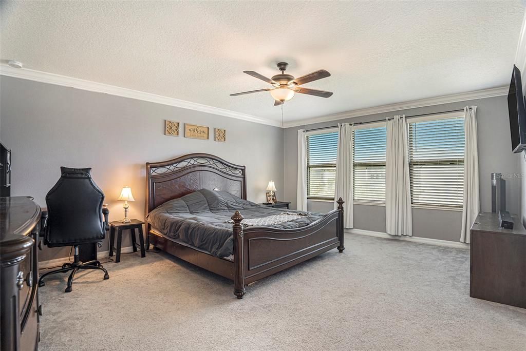 En Venta: $525,000 (4 camas, 2 baños, 2784 Pies cuadrados)