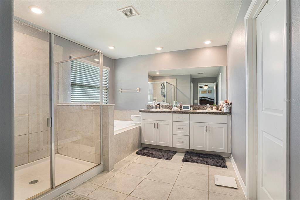 En Venta: $525,000 (4 camas, 2 baños, 2784 Pies cuadrados)