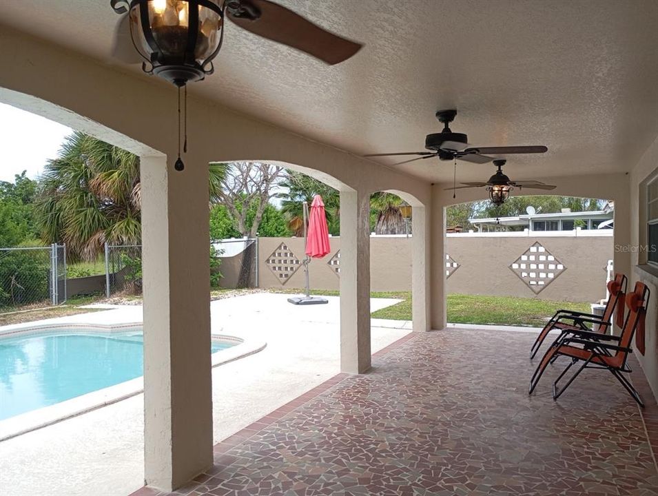 出租: $3,100 (5 贝兹, 3 浴室, 2158 平方英尺)