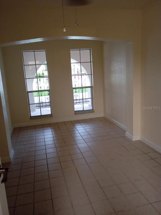 出租: $3,100 (5 贝兹, 3 浴室, 2158 平方英尺)