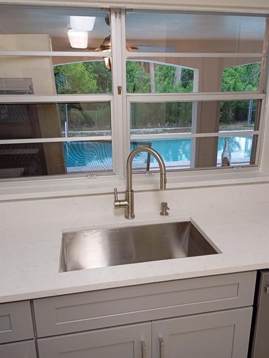 出租: $3,100 (5 贝兹, 3 浴室, 2158 平方英尺)