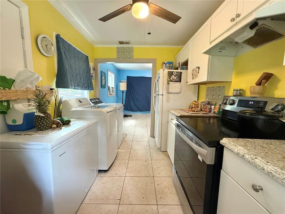 For Sale: $149,900 (2 beds, 1 baths, 644 Square Feet)