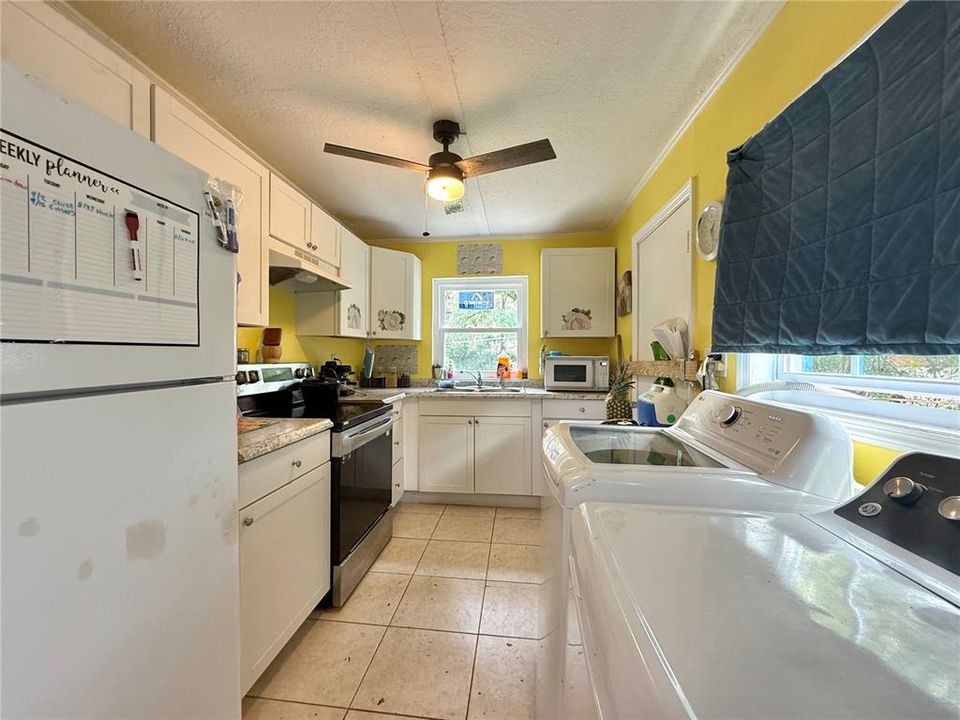 For Sale: $149,900 (2 beds, 1 baths, 644 Square Feet)