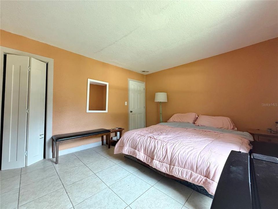 For Sale: $149,900 (2 beds, 1 baths, 644 Square Feet)