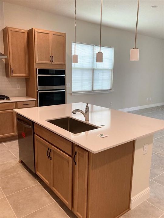 На продажу: $499,000 (4 спален, 3 ванн, 1953 Квадратных фут)