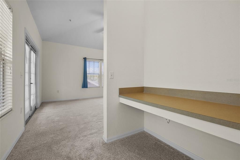 For Sale: $189,000 (1 beds, 1 baths, 848 Square Feet)