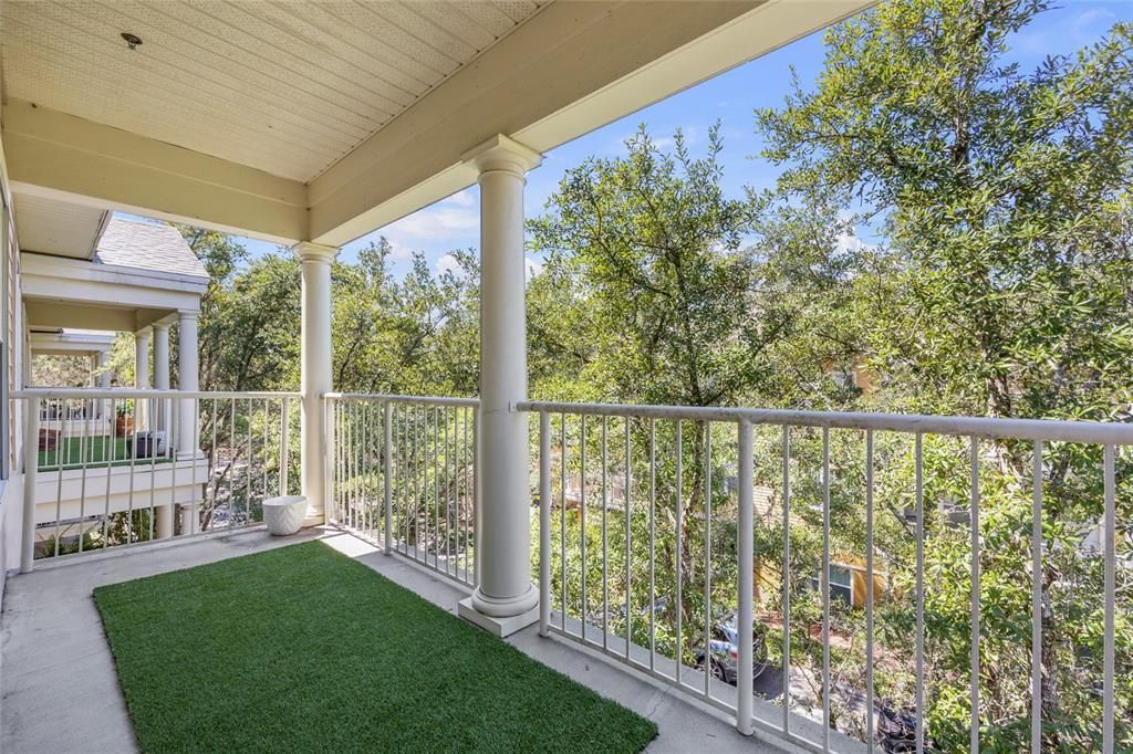 For Sale: $189,000 (1 beds, 1 baths, 848 Square Feet)