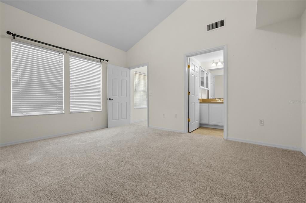 For Sale: $189,000 (1 beds, 1 baths, 848 Square Feet)