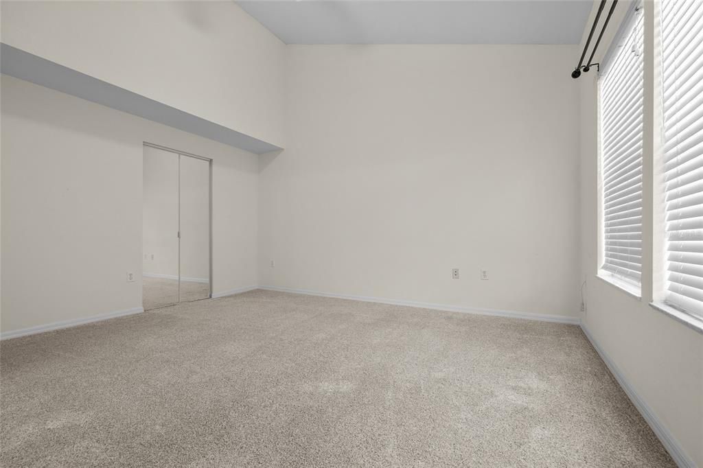 For Sale: $189,000 (1 beds, 1 baths, 848 Square Feet)