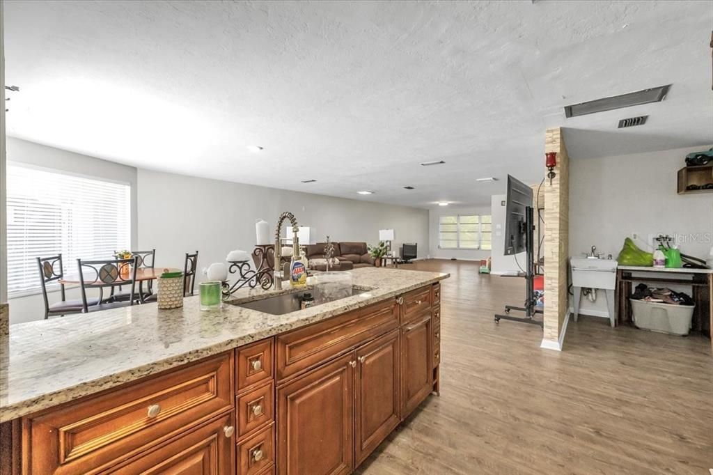 For Sale: $899,000 (6 beds, 0 baths, 3641 Square Feet)