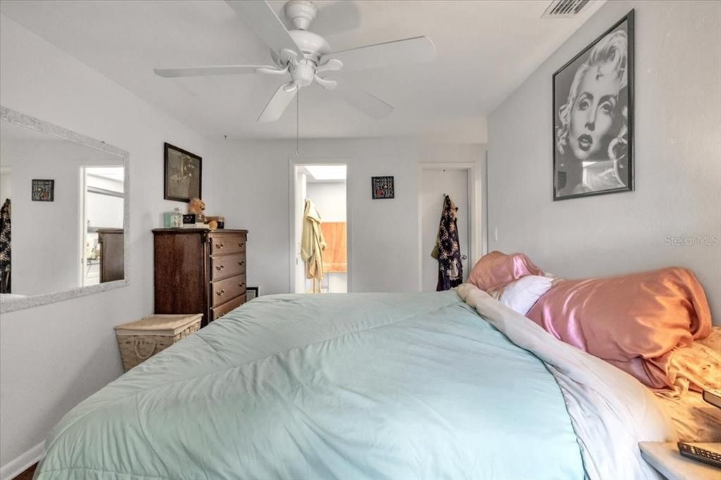 For Sale: $899,000 (6 beds, 0 baths, 3641 Square Feet)