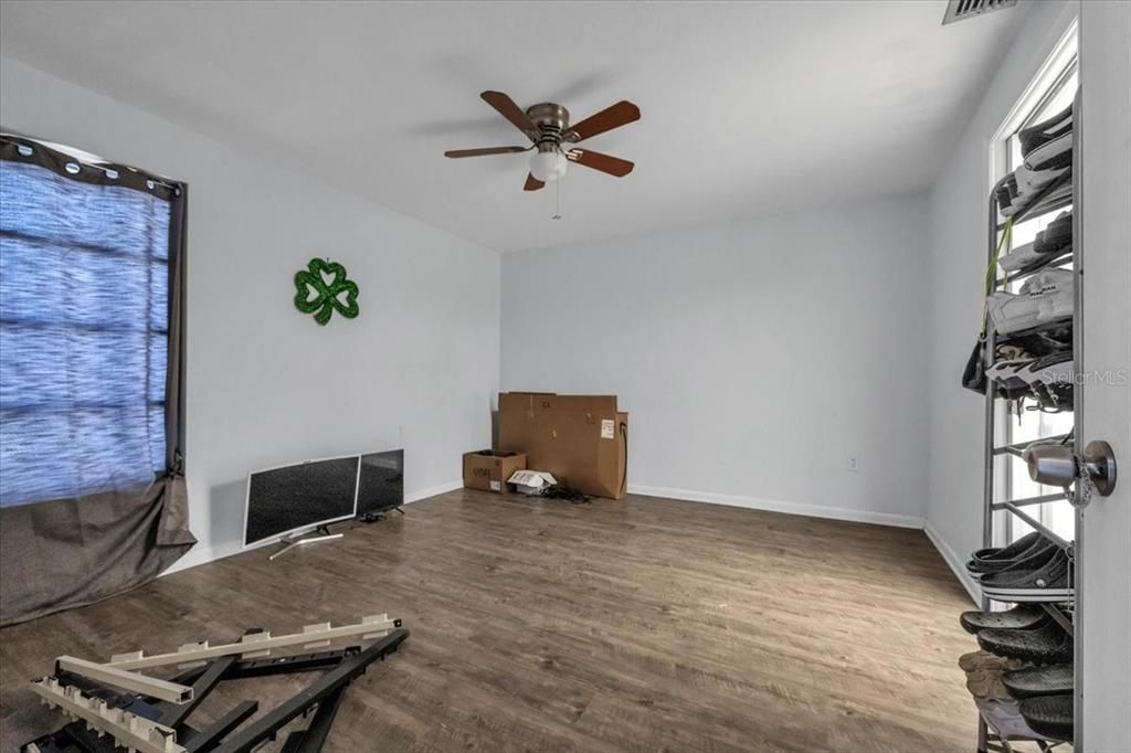 For Sale: $899,000 (6 beds, 0 baths, 3641 Square Feet)