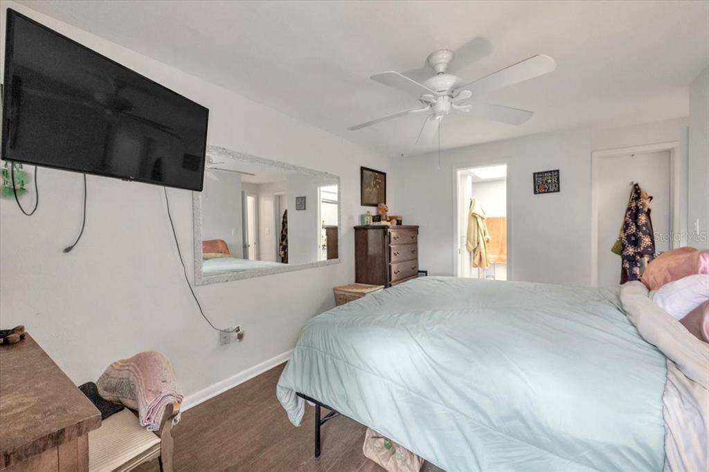 For Sale: $899,000 (6 beds, 0 baths, 3641 Square Feet)