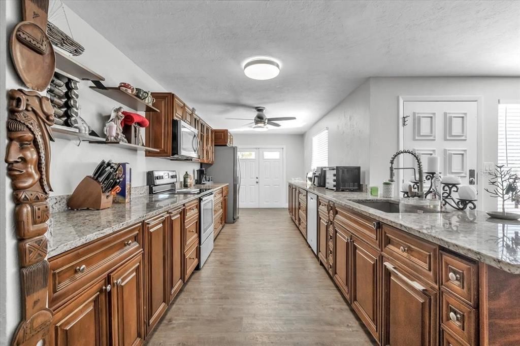 For Sale: $899,000 (6 beds, 0 baths, 3641 Square Feet)