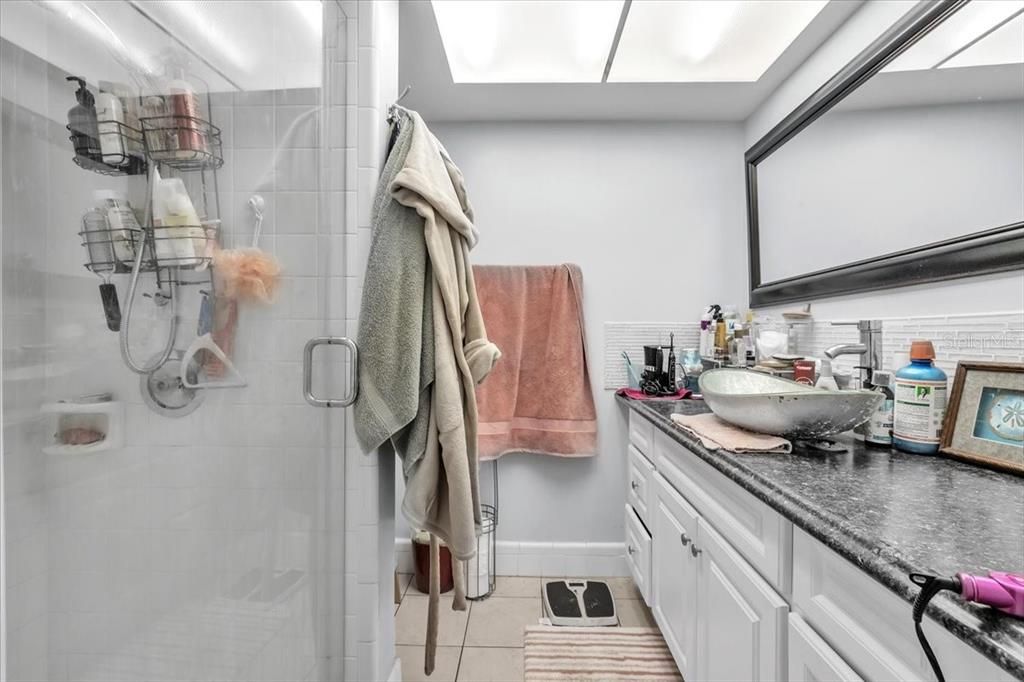 For Sale: $899,000 (6 beds, 0 baths, 3641 Square Feet)