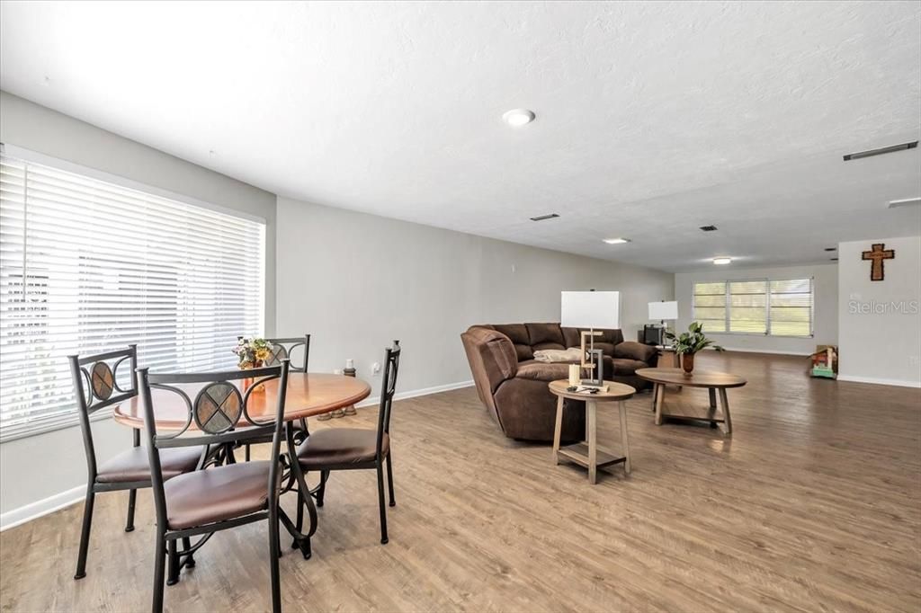 For Sale: $899,000 (6 beds, 0 baths, 3641 Square Feet)