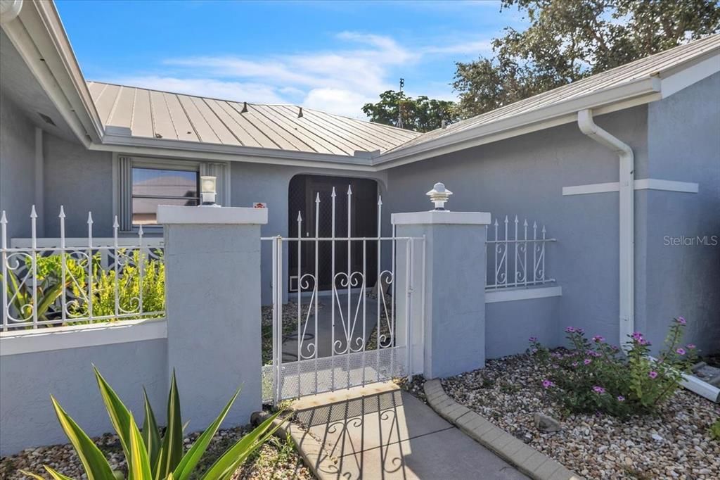 For Sale: $899,000 (6 beds, 0 baths, 3641 Square Feet)