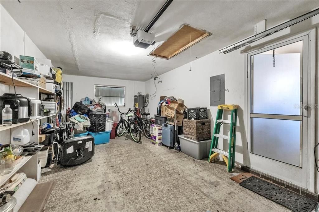 For Sale: $899,000 (6 beds, 0 baths, 3641 Square Feet)